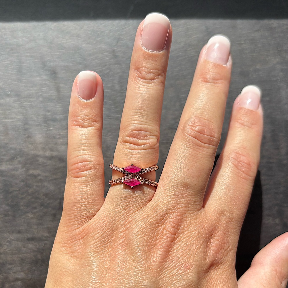 Chic Pink and Silver Ring with Solitaire Design